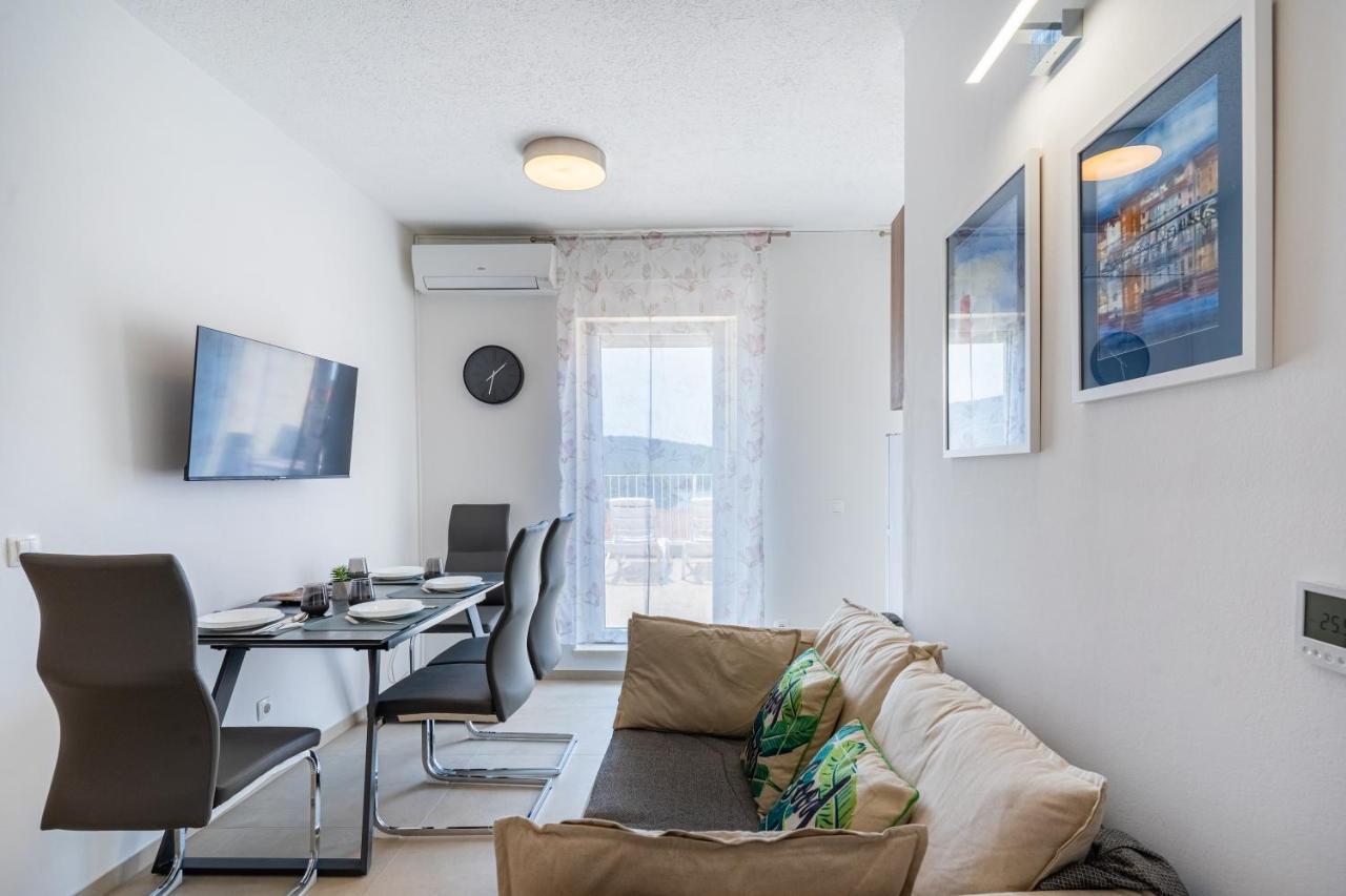 Apartments Tatjana II Cres Exterior photo